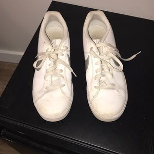 White casual Nike shoes